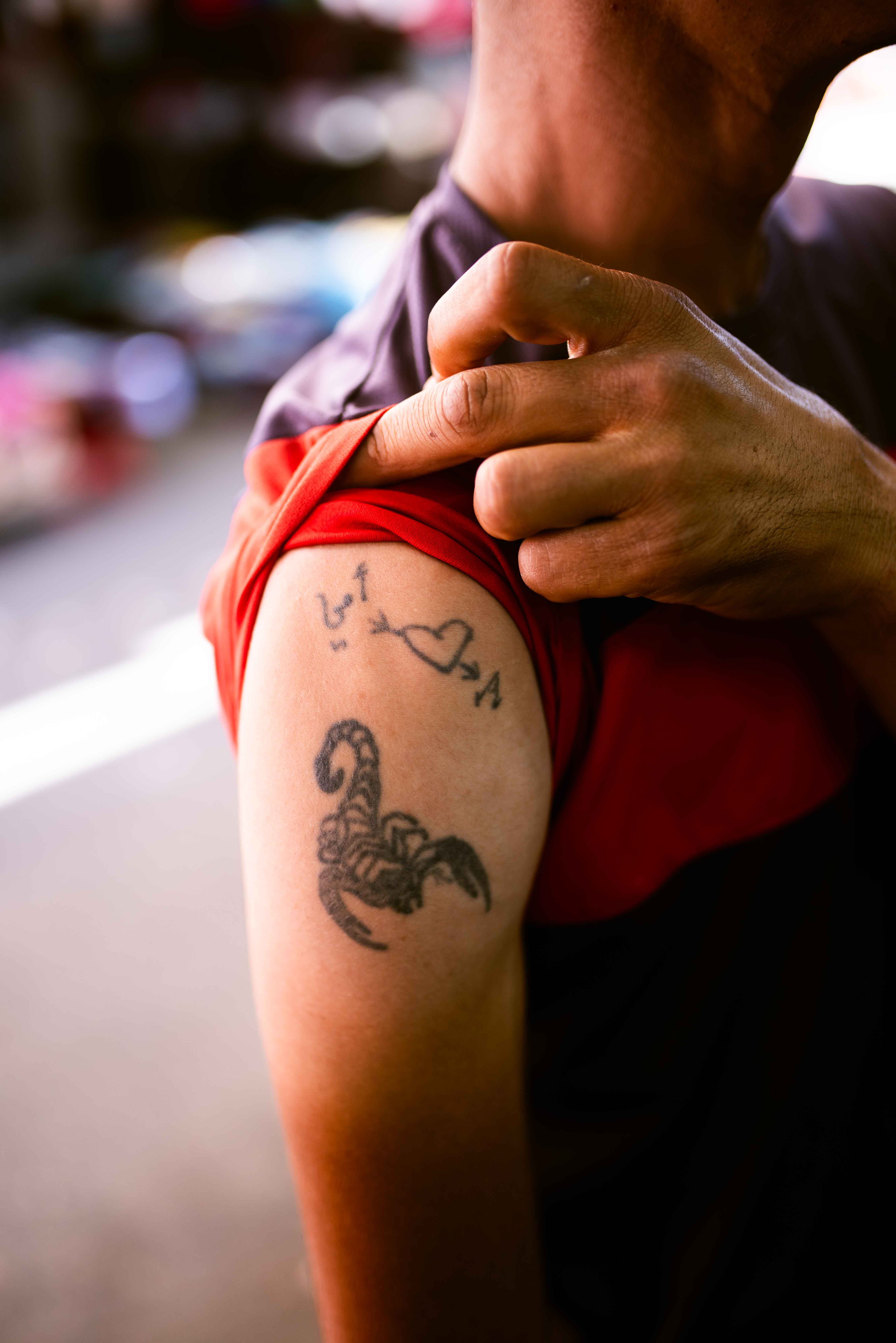 ابو عقرب، عدسة ووشم, image size:4512x6760